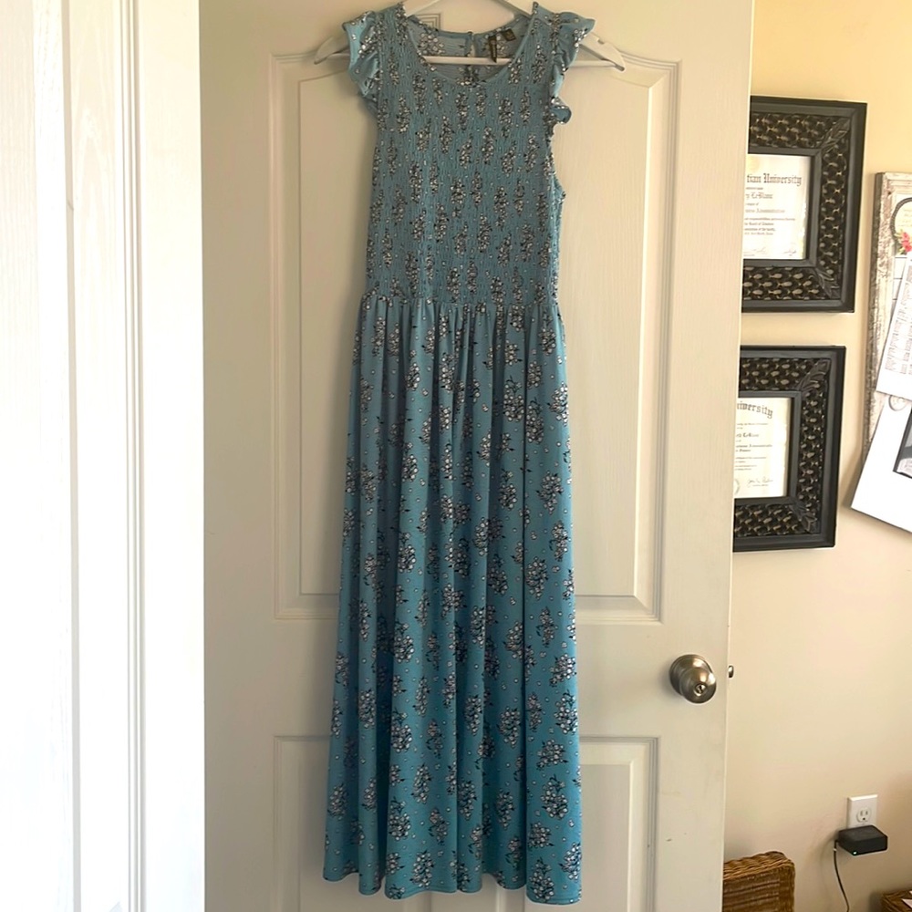 NWOT Versona Maxi Dress Small